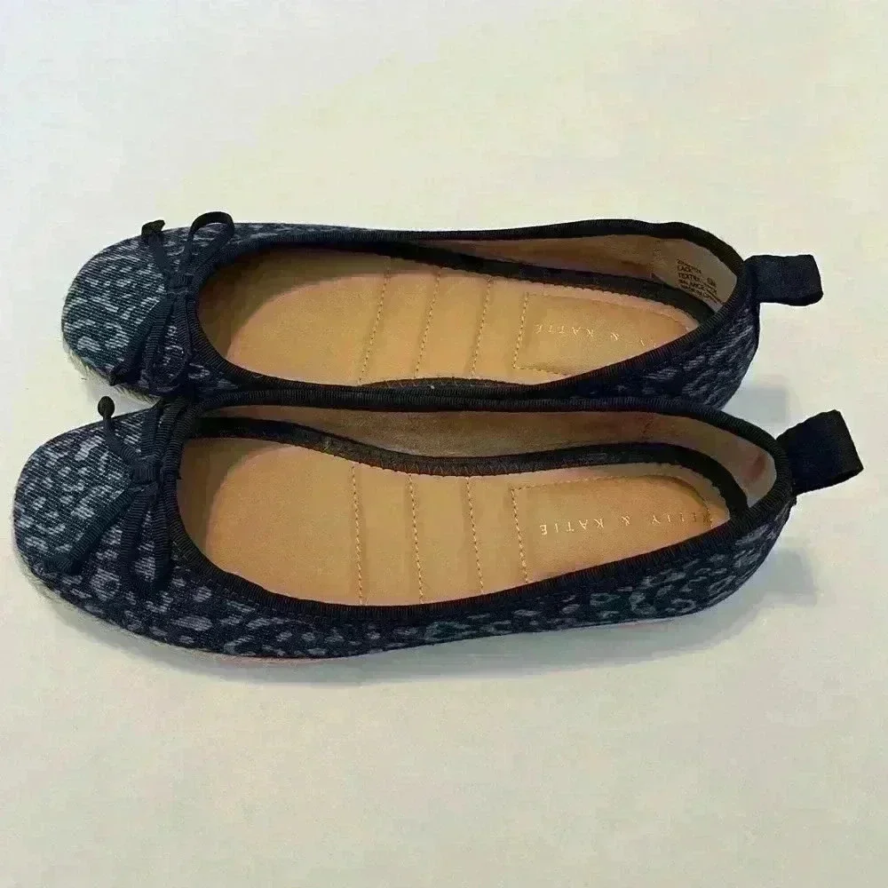 Kelly & Katie espadrille flat shoes EUC size 6 navy/denim animal print
